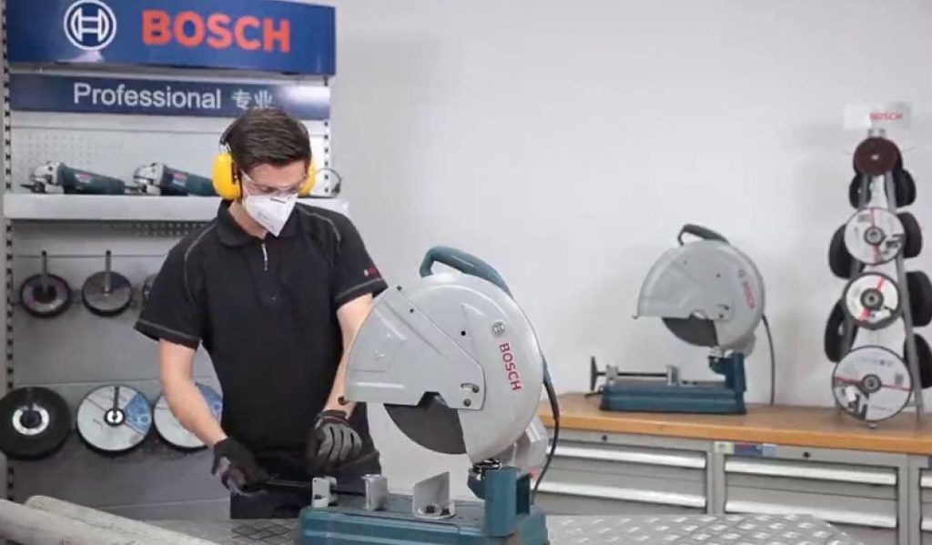 Cum sa va alegeti masina de taiat metal?