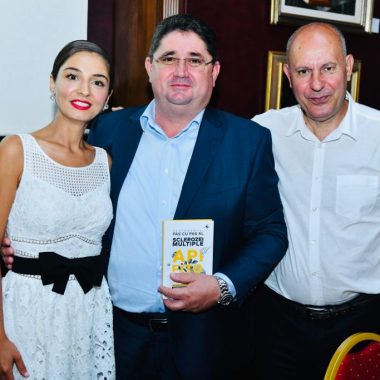 Vanessa Youness și Artă Terapeutică a Postului